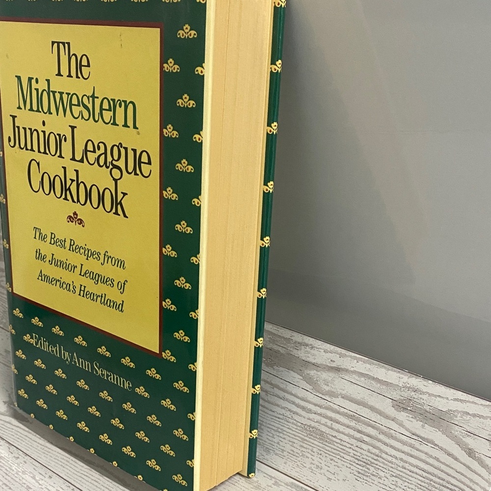 The Midwestern Junior League Cookbook Vintage Heartland Recipes Hardcover - Picture 2 of 9
